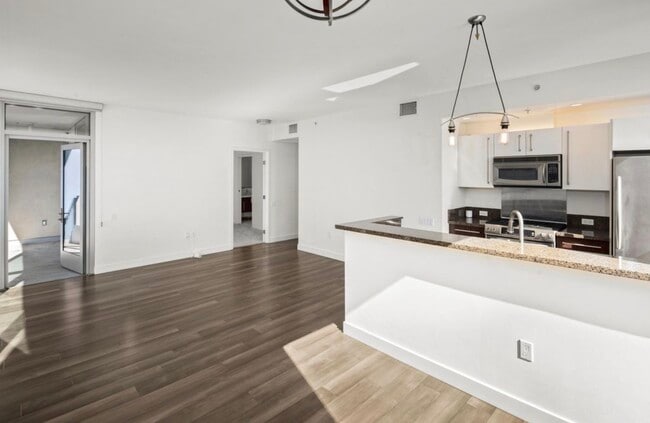 Photo - 321 10th Ave Unidad 908