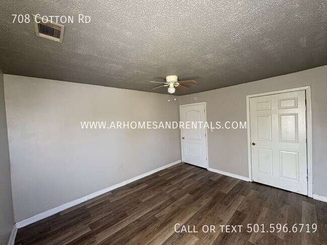 Photo - 708 Cotton Rd
