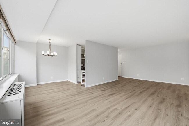 Photo - 1210 N Taft St Unidad 411