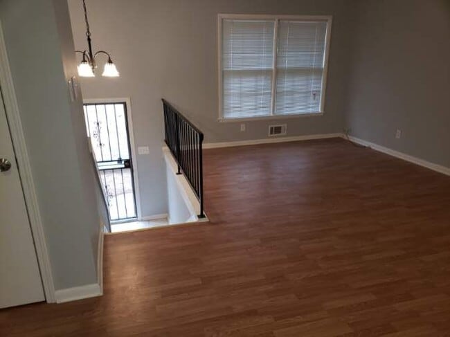 Photo - 2007 Winmar Ln