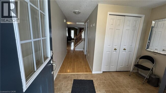 Photo - 559 VIOLET St