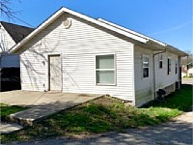 Photo - 1413 S Walnut St