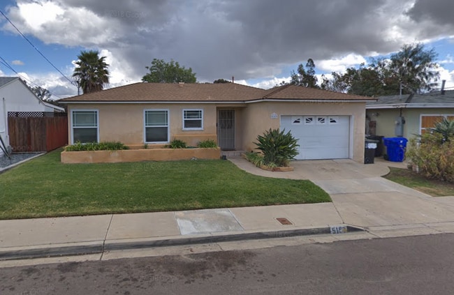 Photo - 5BD/2BA, Great Private Yard! (Lease out, p...