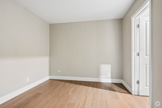 1BR, 1BA - 480SF - Bedroom