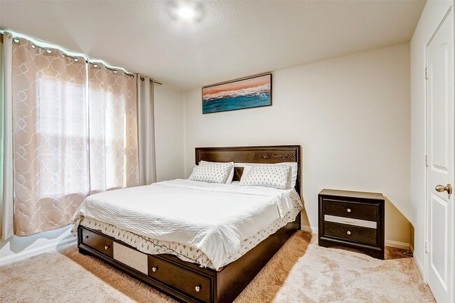 Building Photo - 1215 Hollow Stone Dr