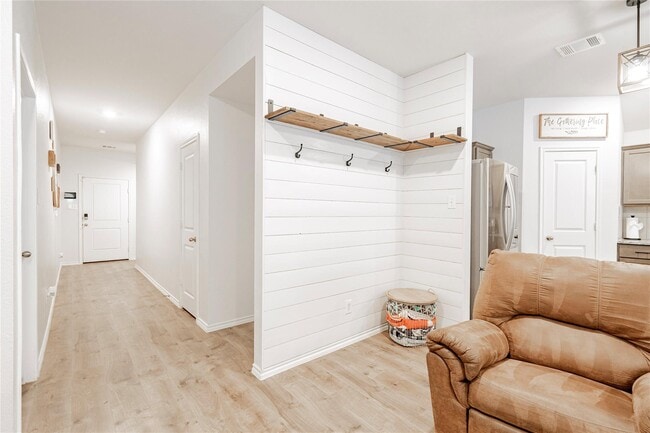 Photo - 801 Meadow Creek Ln