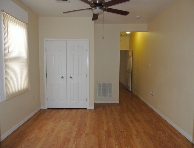 Building Photo - 1415 Gallier St Rental