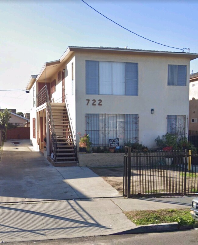Photo - 722 W 56th St Unit 4