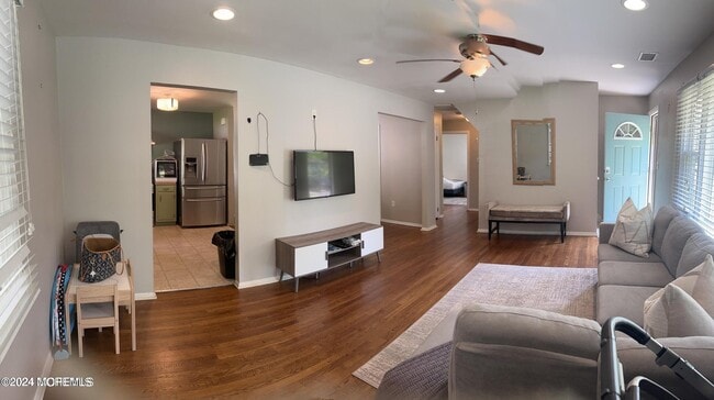 Photo - 445 Brookside Ave
