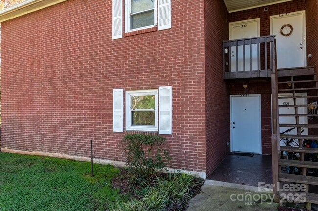 Photo - 1237 15th Ave NW