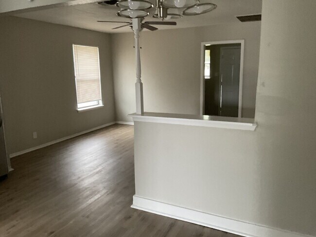 3 Bed/2 Bath on the Inner Wst Side