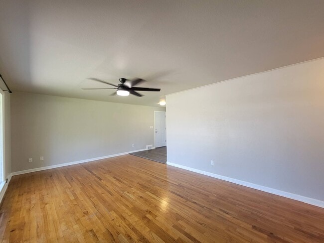 Photo - 425 W 12th Ave