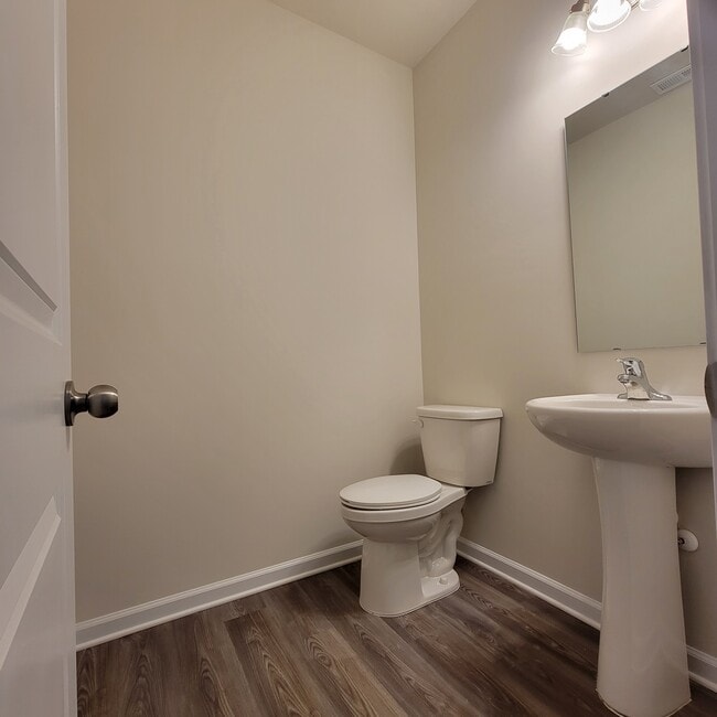 Photo - 5037 Markfield Ln