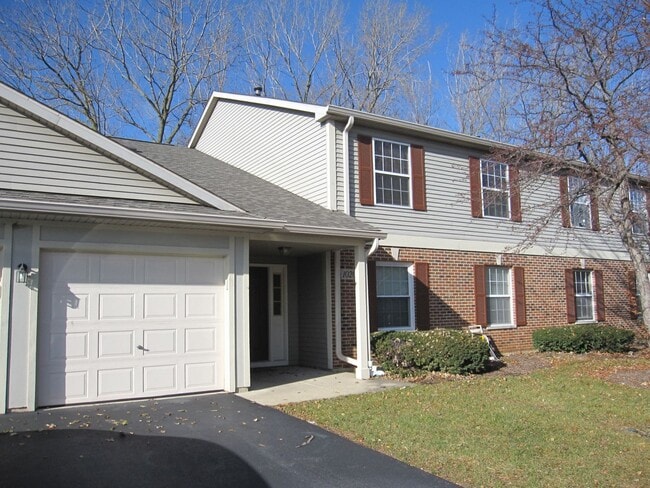 Building Photo - RANCH TOWN HOME