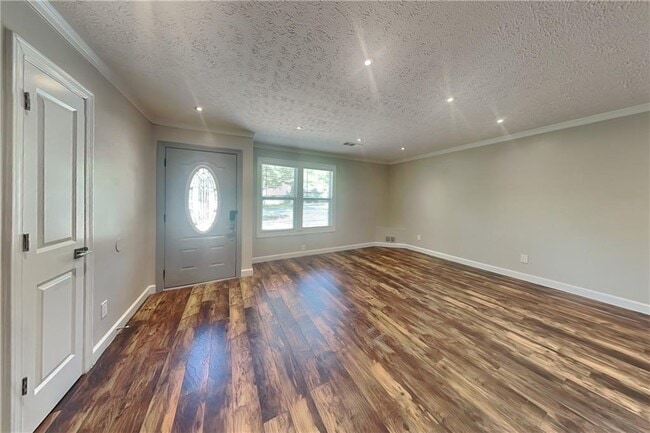 Photo - 3424 Hogan Dr NW