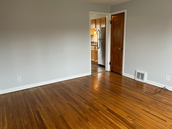 Photo - 844 Richmond Ave