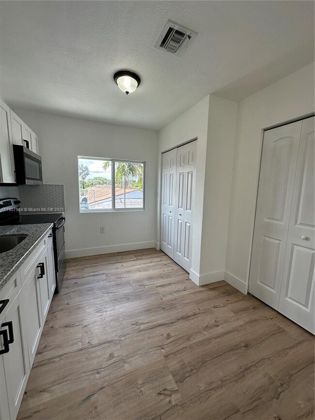 Photo - 3123 NW 22nd Ct Unidad D