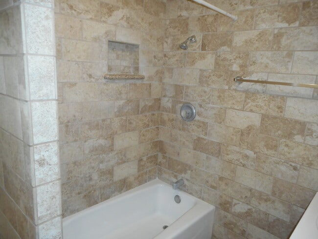Building Photo - 3032 Walnut Grove Ave Unit 3034 12