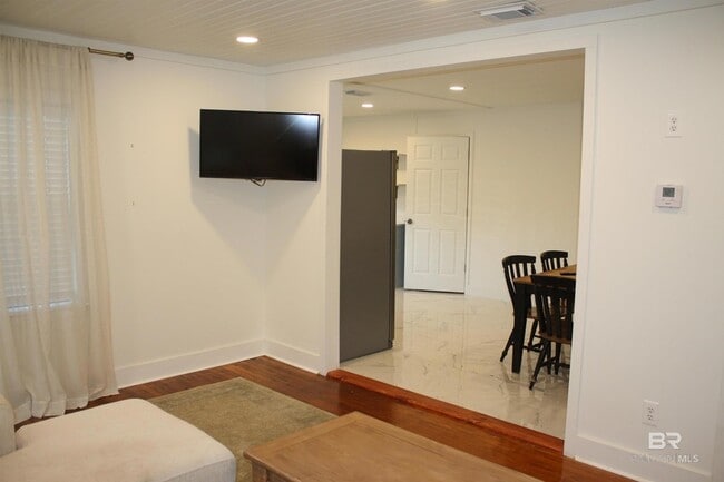 Photo - 852 Prospect Ave