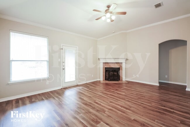 Photo - 905 Sheryn Dr