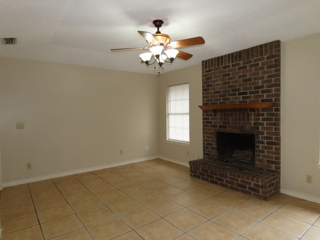 Photo - 808 Corey Dr