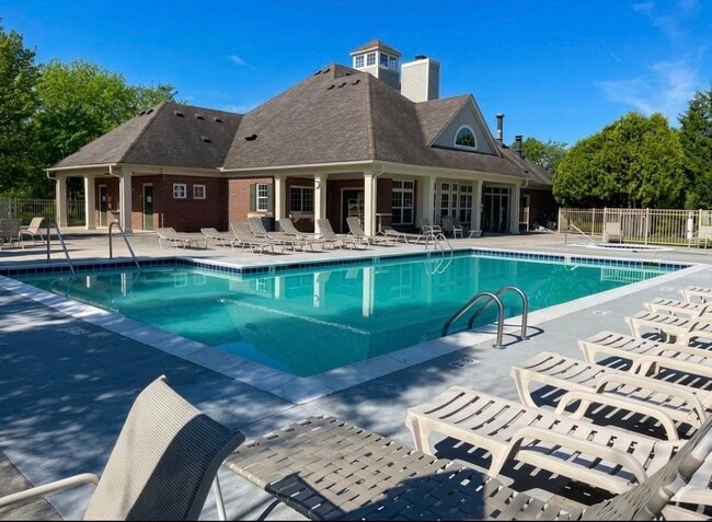Photo - 14107 Pinehurst Ln