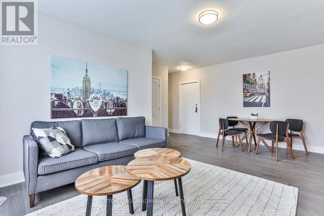 Photo - 464 Spadina Rd Unité 4