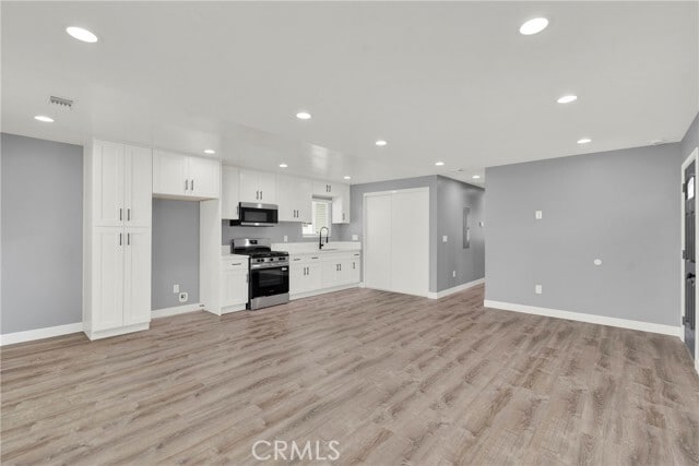 Photo - 5646 Deodar St