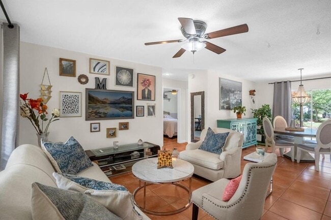 Photo - 739 Seminole Ave