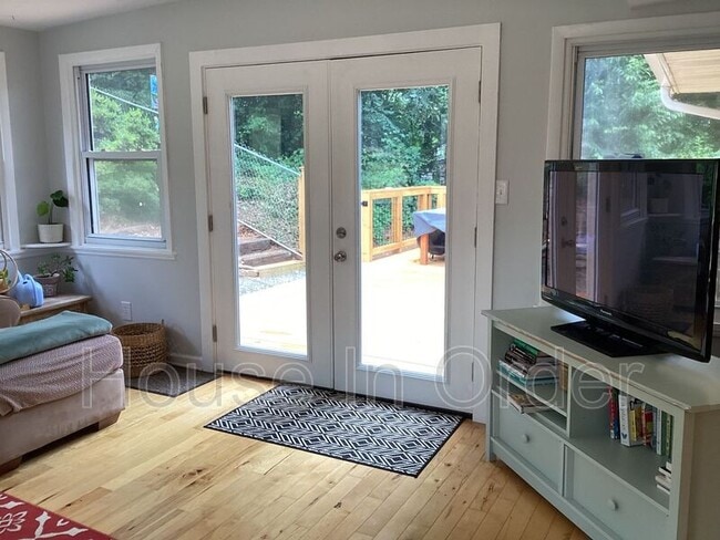 Photo - 23 Moore Ave