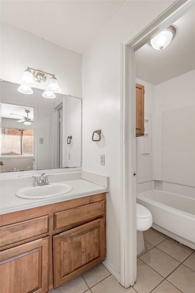 Photo - 2404 Sycamore Ave Unit A-4