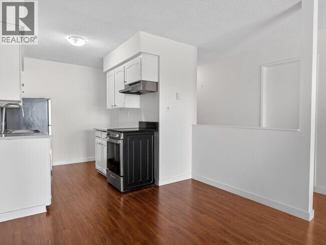 170 W 4th St Unit 310