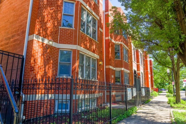 1037 / 1039 S Oakley - Harris Point Chicago Rental