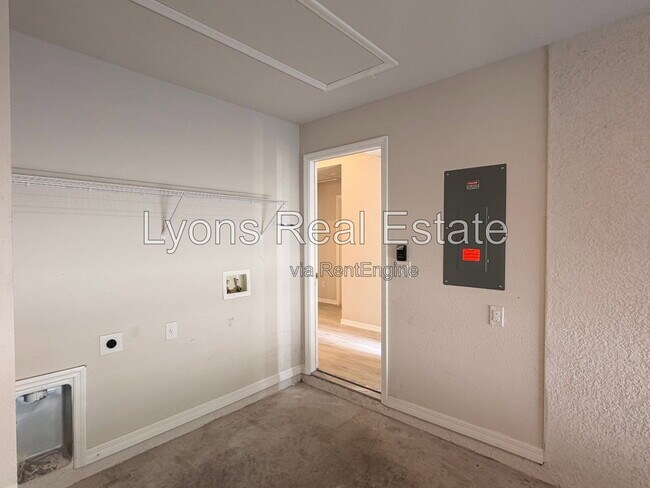 Photo - 10499 Pendleton Ave