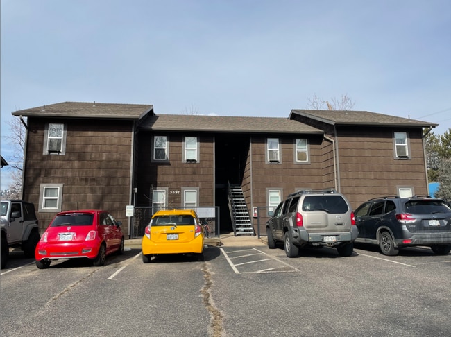 Building Photo - 3597 Nottingham Ct Unit #5 Rental