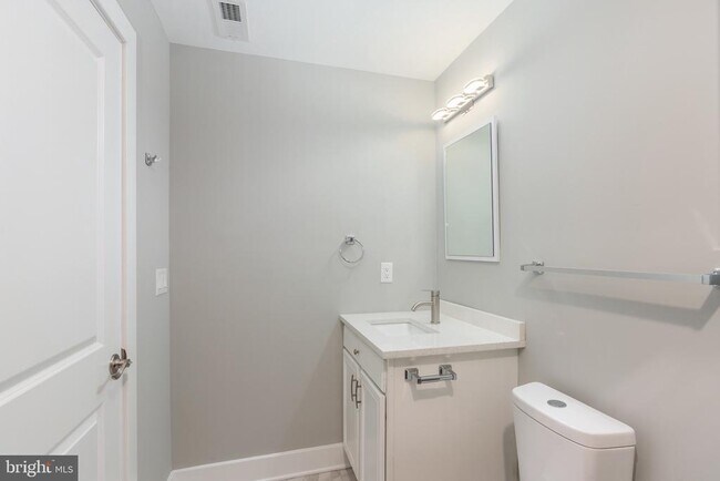 Photo - 2729 W Glenwood Ave Unit 1