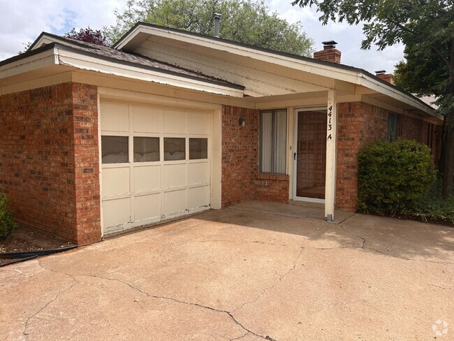 Building Photo - Quiet secluded duplex with great access to... Rental