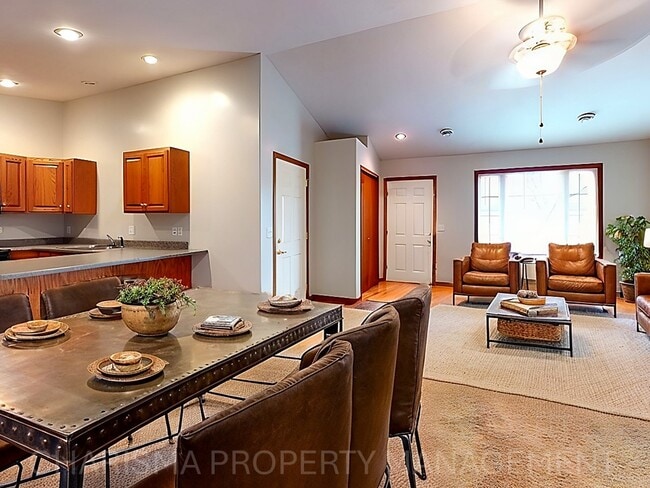 Photo - 522 9th Ave Townhome