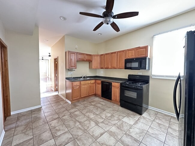 Photo - 2028 N Hamlin Ave Unit K03J