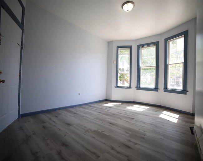 Building Photo - 3657 John F. Kennedy Blvd Unit 3R Rental