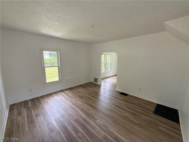 Photo - 257 Arch St