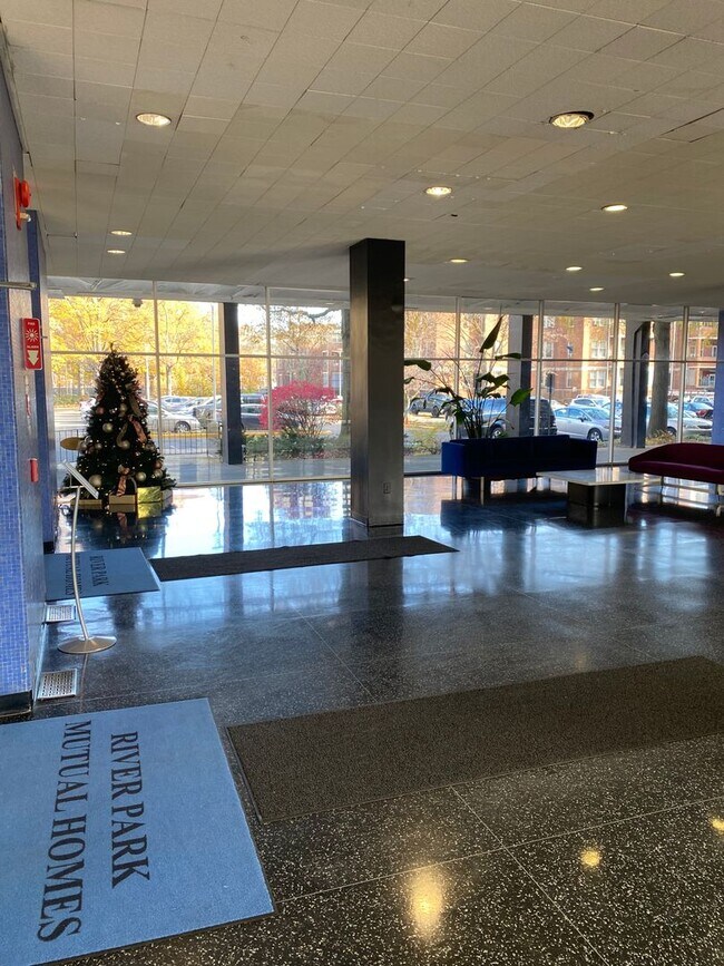 Photo - Large 744 sq.ft. 1 bedroom in historic Riv...