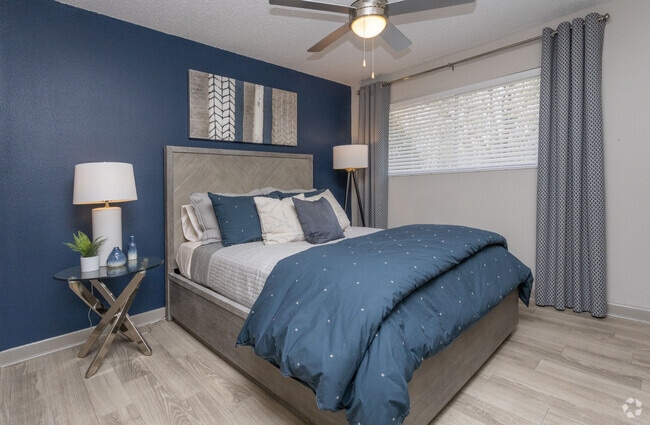 2BR,2BA-858SF-Bedroom - Sands on Beach Rental