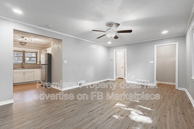 Photo - 2320 W 76th St