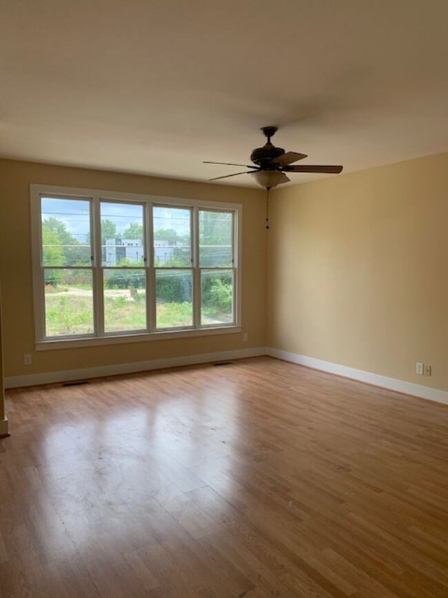 Photo - 1037 Unidad B