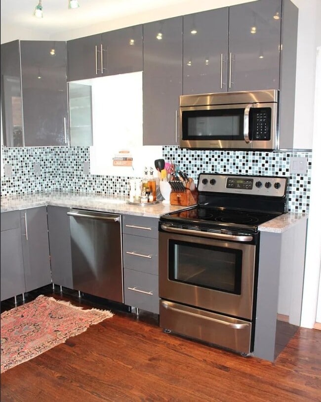 Photo - 7924-7926 DELMAR Unit 7924