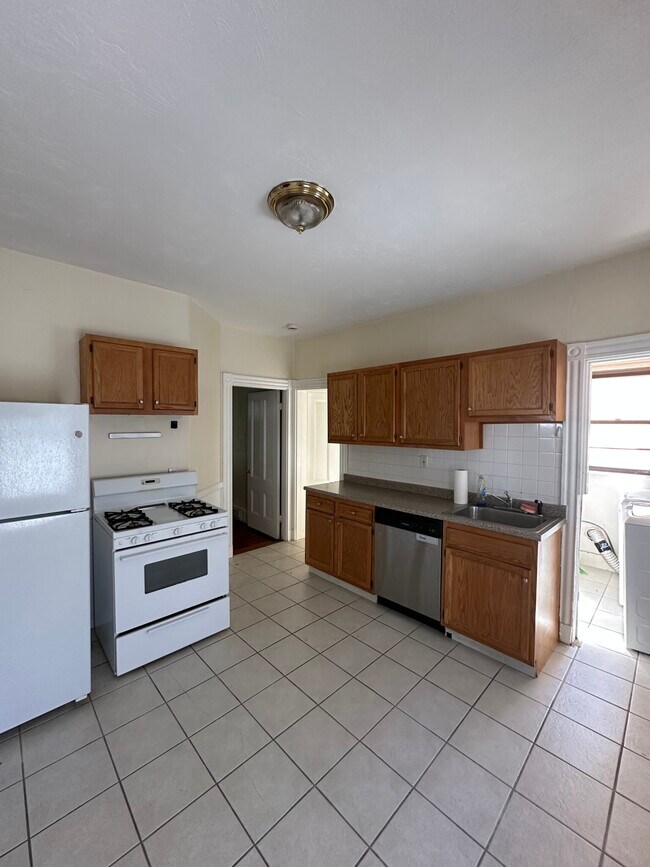 Building Photo - 17 Cushman Rd