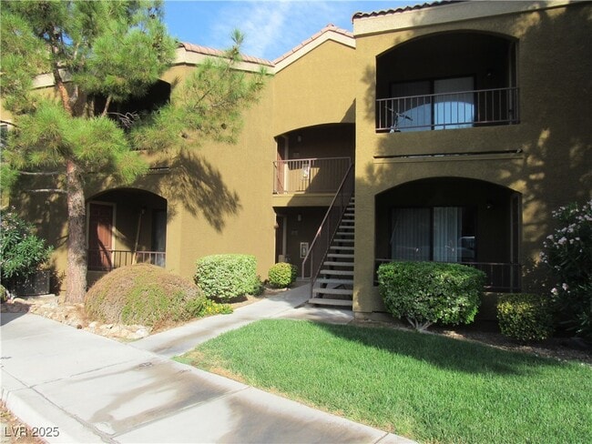Building Photo - 950 Seven Hills Dr Unit 2024 Rental