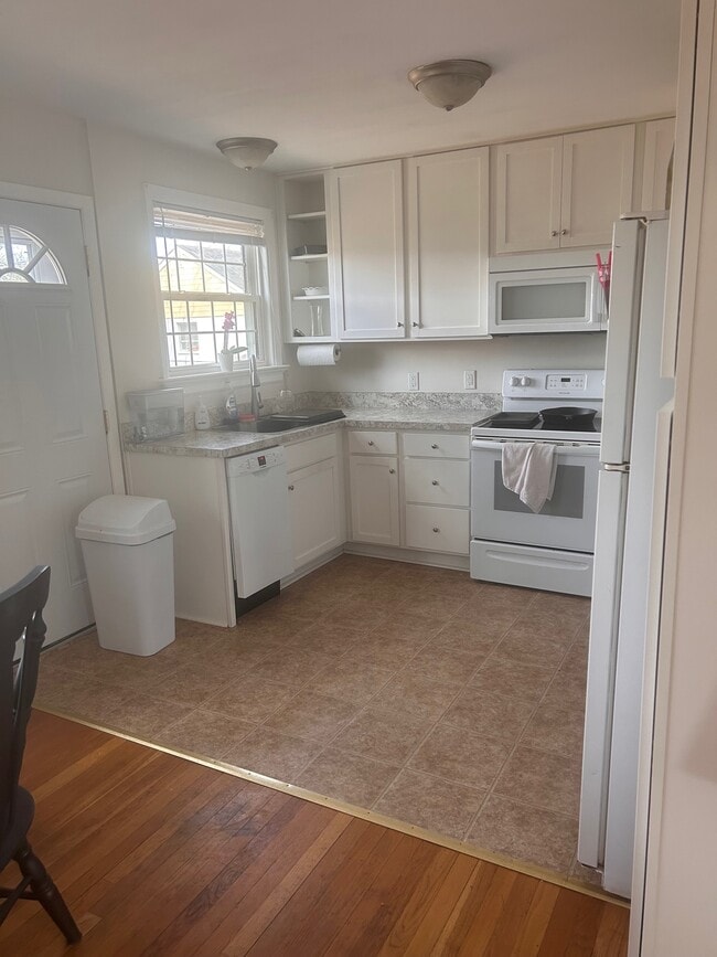 Photo - 7967 Meadow Dr
