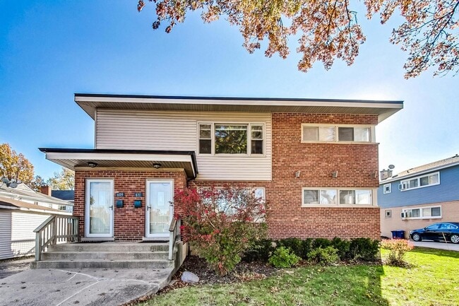 Building Photo - 611 Burlington Ave